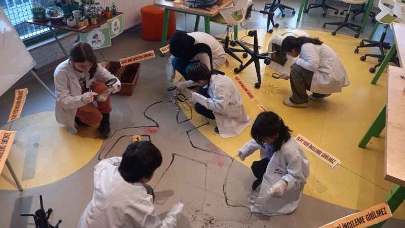 Minik öğrenciler adli tıp tekniklerini öğreniyorlar