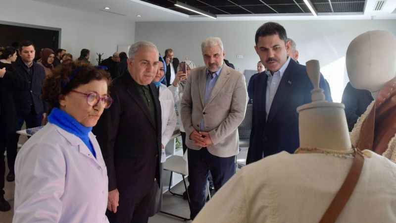 Murat Kurum, Fatih'te el emeği atölyesini gezdi