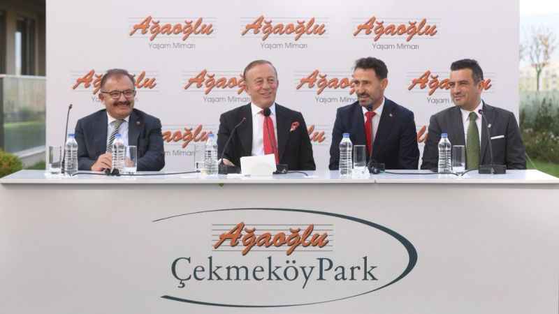 “Dünya Şampiyonu” futbolcular, Çekmeköy’deki yeni evlerini teslim aldı 