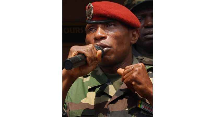 Gine'de firar eden eski Cumhurbaşkanı yakalandı