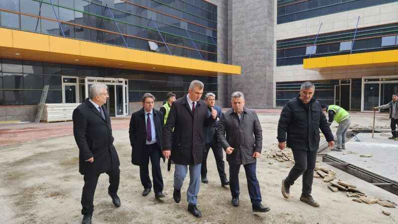 Gölcük'te sağlık yatırımları hız kesmeden devam ediyor