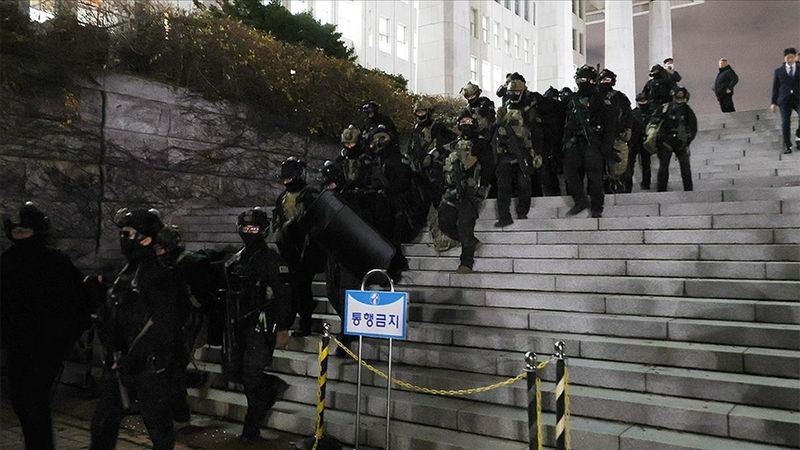 Güney Kore parlamentosu Yoon’un kararını reddetti 