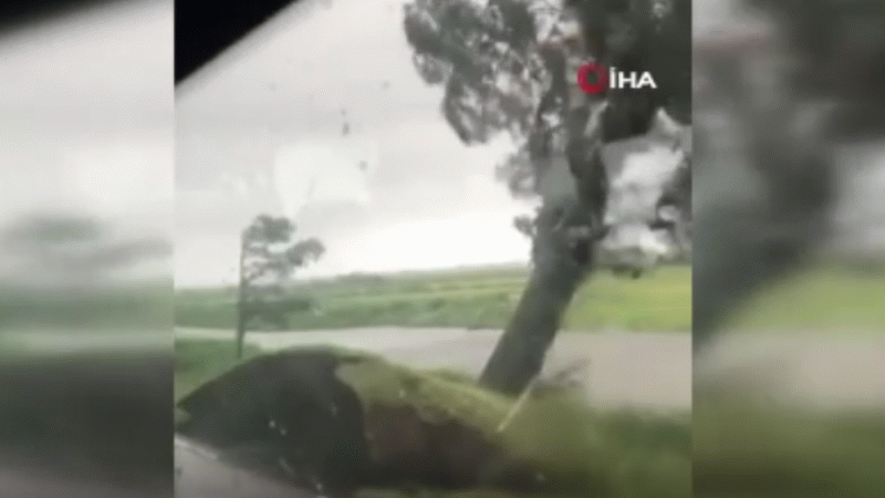 Hollanda’yı fırtına vurdu: 1 ölü