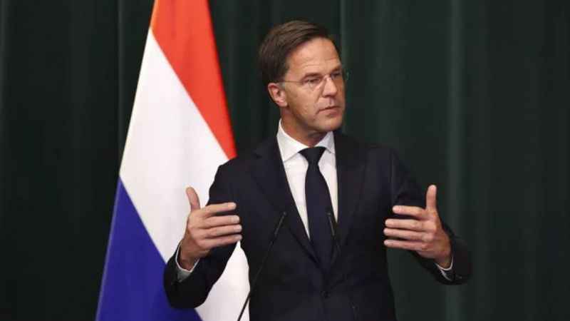 Hollanda Başbakanı Rutte istifa etti