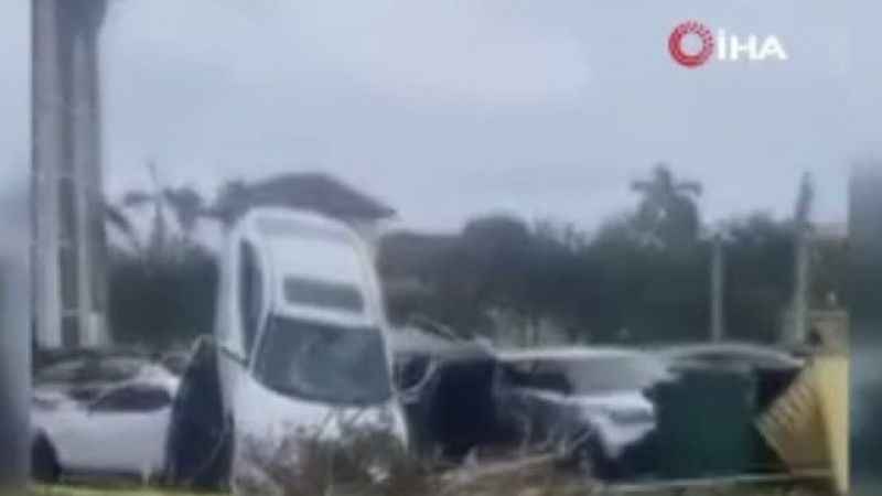 Hortumda araçlar uçtu