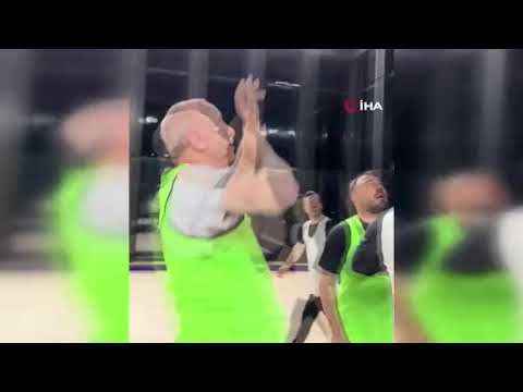 Eski Bakan Varank, Cumhurbaşkanı Erdoğan'la basketbol oynadı