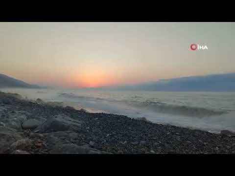 Kastamonu’da denizin üzerinde sis bulutu oluştu