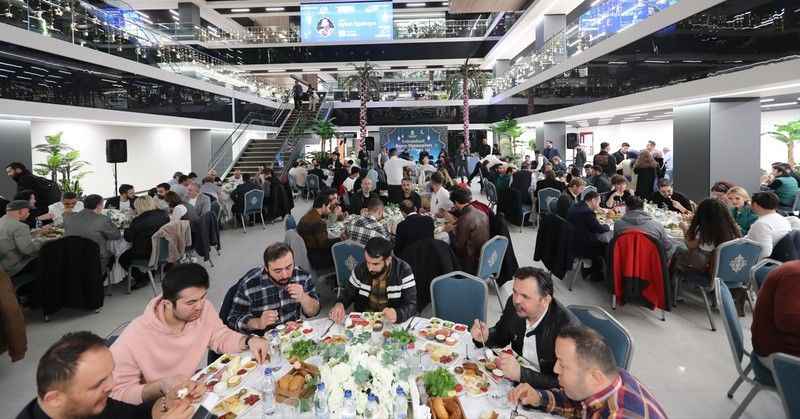 Bakan Varank’tan Başakşehir’de sürpriz baskın