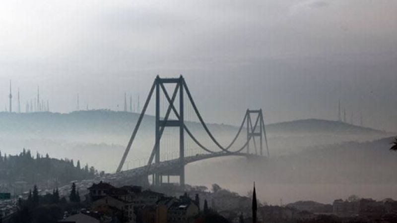İstanbul Boğazı’nda sis etkili oldu