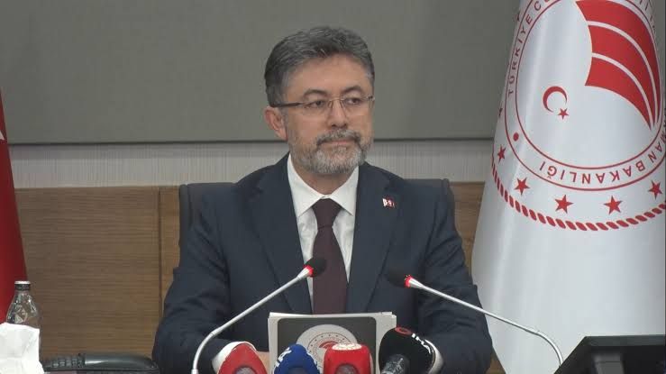 Bakan Yumaklı: "Yangınlar büyük ölçüde kontrol altına alınmıştır"