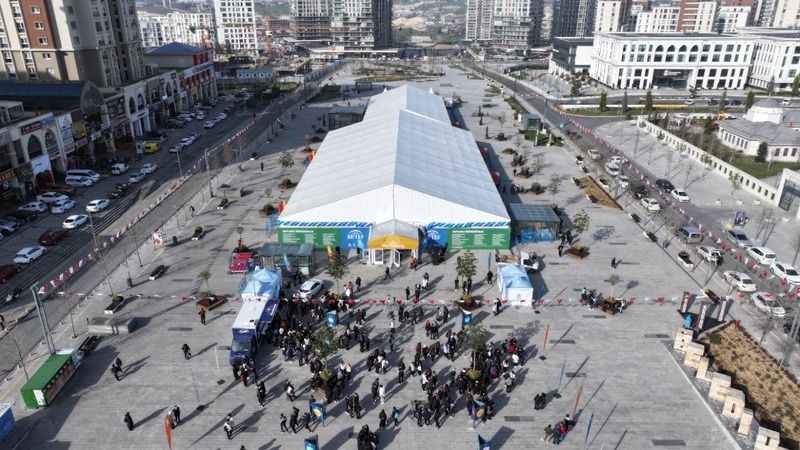 Başakşehirli gençlerden BÜTEF’e yoğun ilgi Başakşehirli gençlerden BÜTEF’e yoğun ilgi