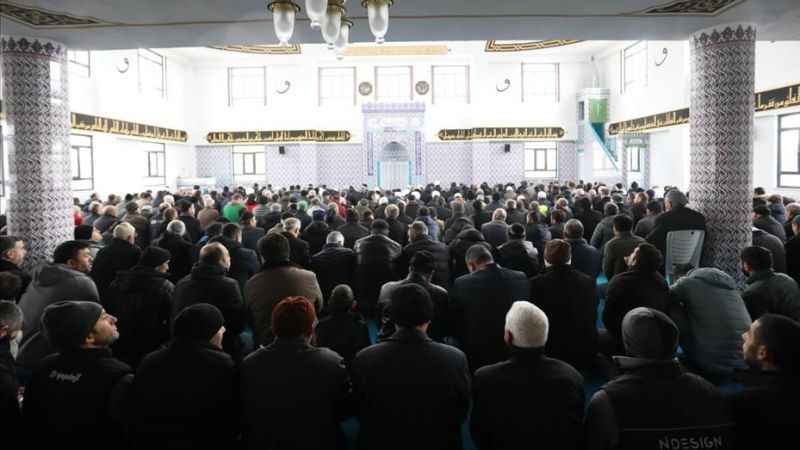 İnegöl'de Yokuşlar Camii ibadete açıldı