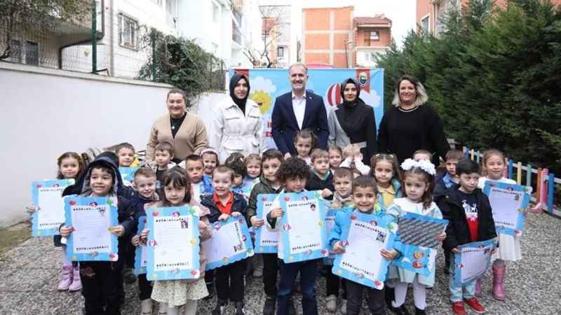 Başkan Taban, miniklerin karnelerini dağıttı