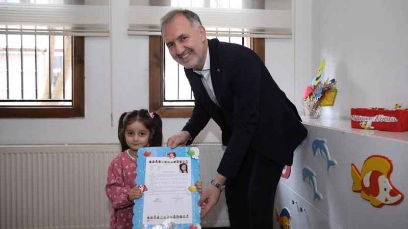 Başkan Taban, miniklerin karnelerini dağıttı