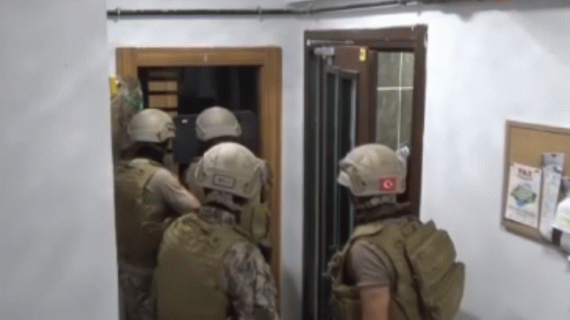 İstanbul'da terör operasyonu: 16 gözaltı