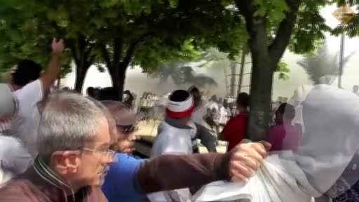 İtalya’da Festa del Soccorso Festivali’nde ortalık savaş alanına döndü