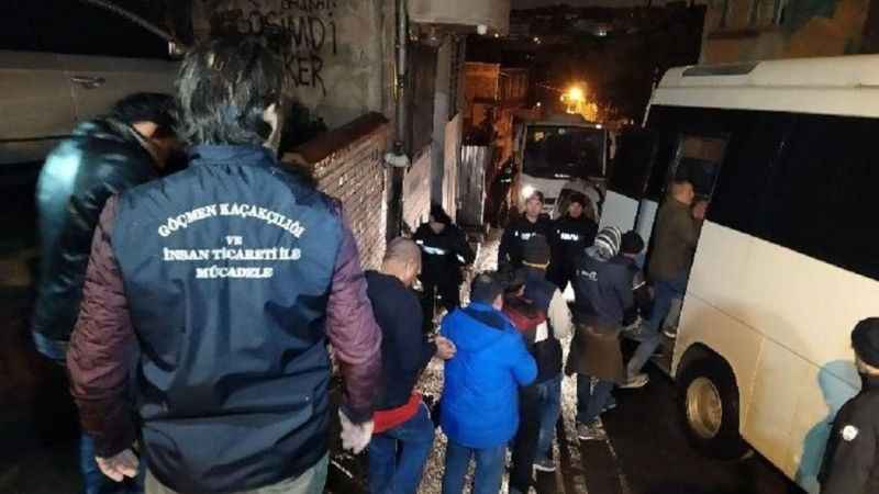 İstanbul’da göçmen kaçakçılığı operasyonu: 46 kişi yakalandı