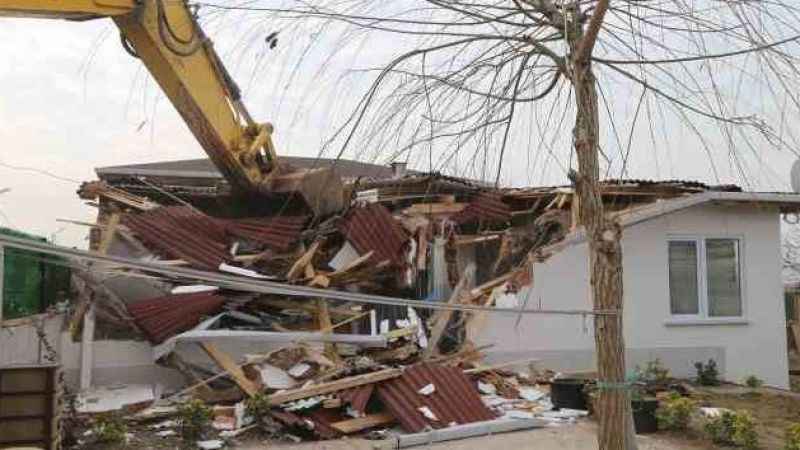 İstanbul’un içme suyu havzasına yapılan 8 kaçak yapı yıkıldı