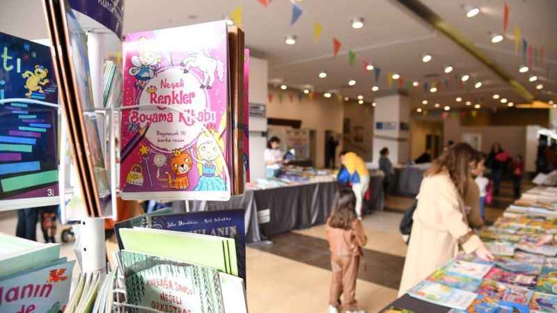 Kadıköy’de yarıyıl şenliğinde renk cümbüşü var!