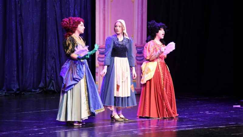 Kadıköy’de yarıyıl şenliğinde renk cümbüşü var!