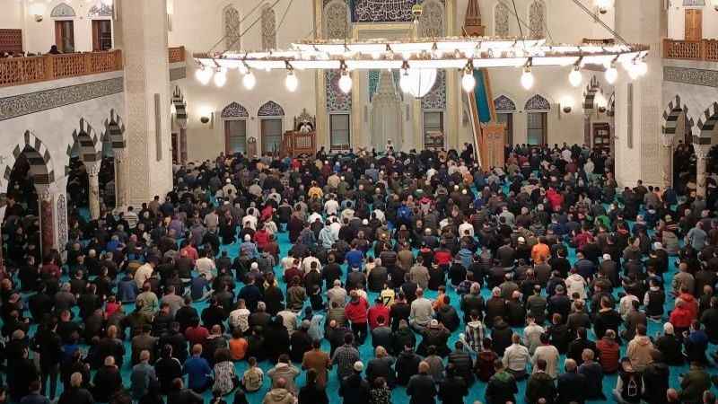 Kadir Gecesi hangi sureler okunmalı hangi dua edilmeli? Kadir Gecesinin önemi ne? Kadir Gecesinde ne yapmak gerekir?