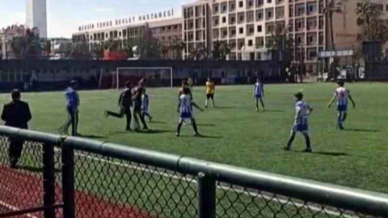 Mersin'de yönetici hakeme kafa attı, maç tatil edildi