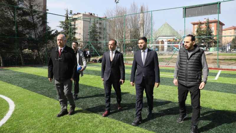 Kâğıthane’deki tüm futbol sahaları yenileniyor