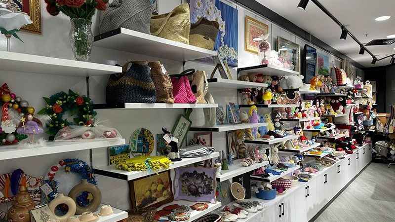 Kağıthane Belediyesi'nin Maharetli Eller Çarşısı yeni mekanında