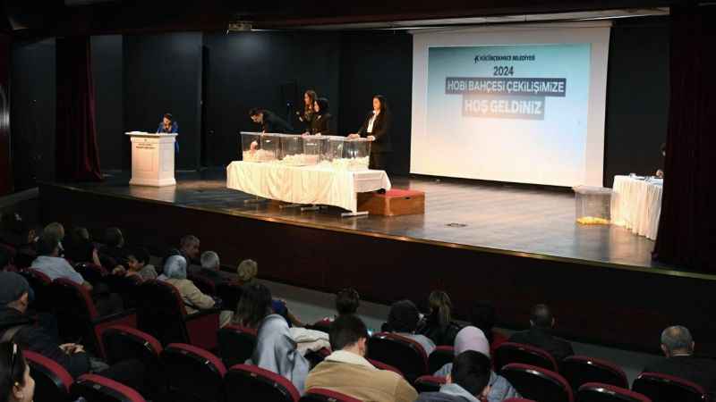 Küçükçekmece'de hobi bahçeleri kurayla sahiplerini buldu