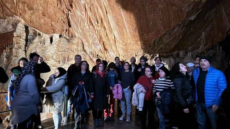 Maltepeli doğa tutkunları Oylat Mağarasını gezdi