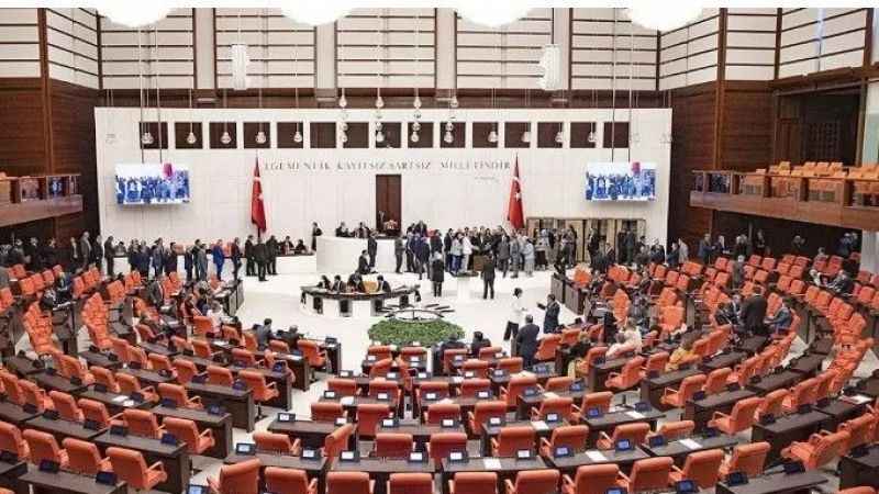 Milletvekili kayıtları devam ediyor: Kurtulmuş, Sarıgül ve Akçay da kaydını yaptırdı