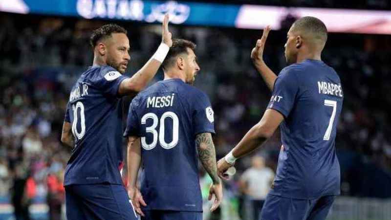 Kadro dışı bırakılan Messi PSG'den ayrılacak mı? Messi hangi takıma gidecek?