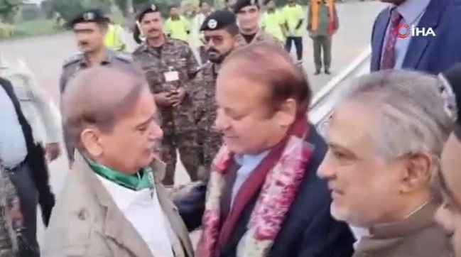 Eski Pakistan Başbakanı Şerif, 4 yıl sonra Pakistan’a döndü