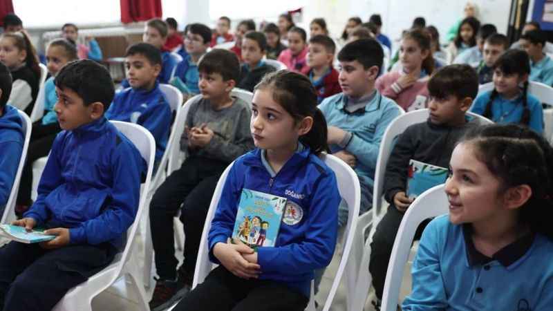 Serdar Uslu, Göl Yazıevi'nde öğrencilerle buluştu