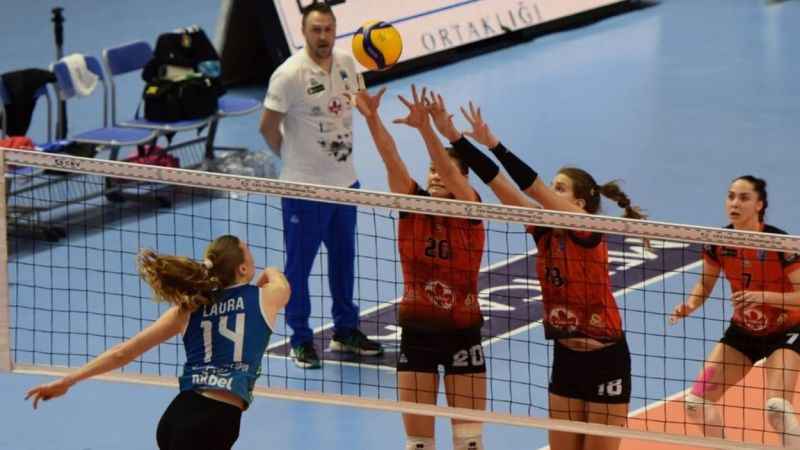 Nilüfer'de Voleybolun Sultanları'nın Avrupa zaferi