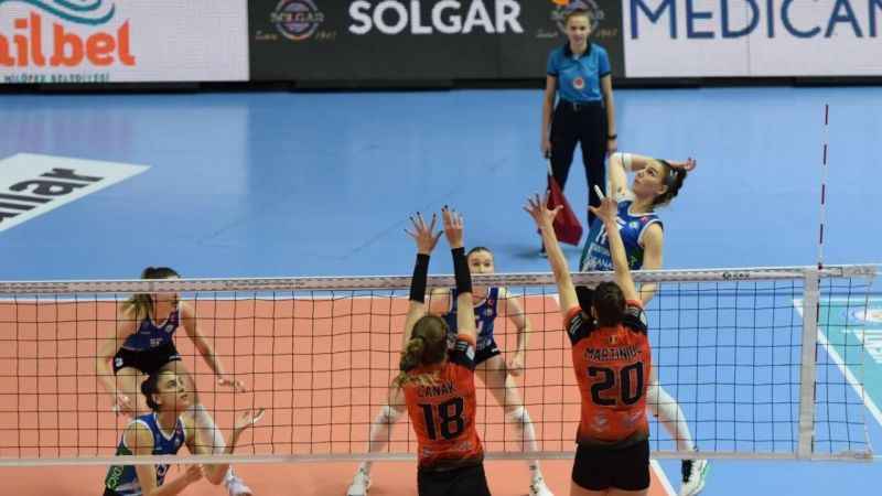 Nilüfer'de Voleybolun Sultanları'nın Avrupa zaferi