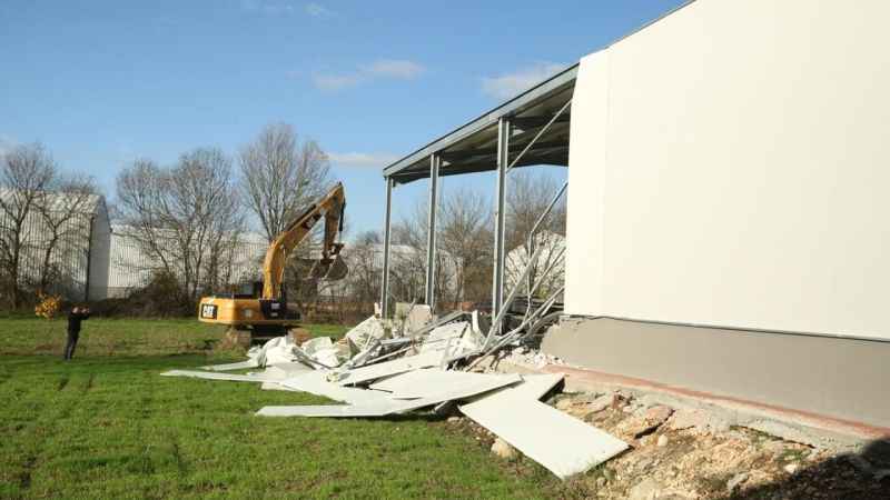 Nilüfer Belediyesi kaçak yapıları yerle bir etti