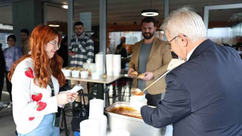 Nilüfer'de öğrencilere sıcak çorba desteği