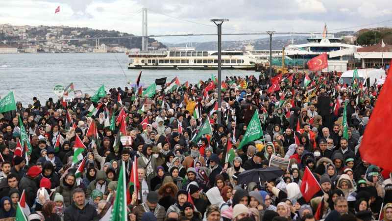 On binler, Üsküdar’da Filistin’e destek için yürüdü