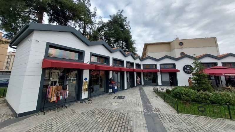 Birbirinden güzel el emeği eserler bu çarşıda!