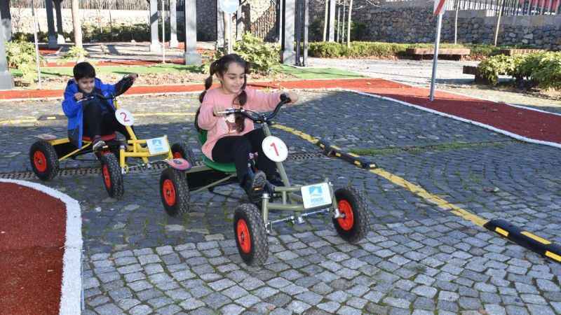 Çocuklar Trafik Eğitim Parkı'nda geleceğe hazırlanıyor