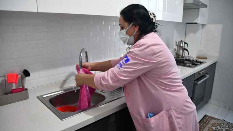 Pendik Belediyesi'nden yatağa bağımlı hastalara destek