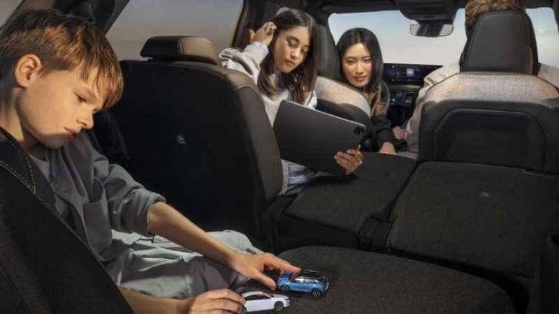 PEUGEOT, yeni e-5008’i görsel şölenle taçlandırıyor