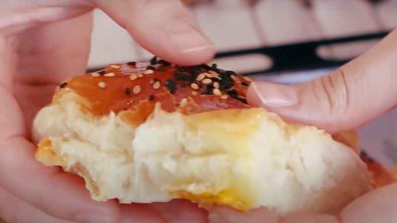 34 yıllık aşçı puf puf kabaran poğaçanın sırrını verdi! Poğaça asla sönmüyor