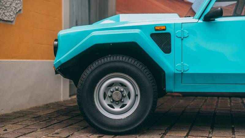 Pirelli'nin Lamborghini LM002 için geliştirdiği 'kulaklı' lastiği Scorpion BK geri dönüyor