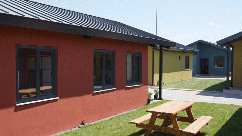 55 günde inşa edilen kalıcı konutlar teslim ediliyor