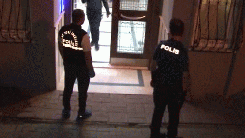 Mohri Ereshova evinin banyosunda boğazından bıçaklanmış halde bulundu