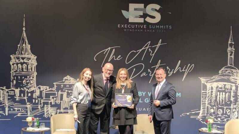 Ramada Plaza By Wyndham İstanbul Tekstilkent’e ‘Hotel Of The Year 2023’ ödülü 