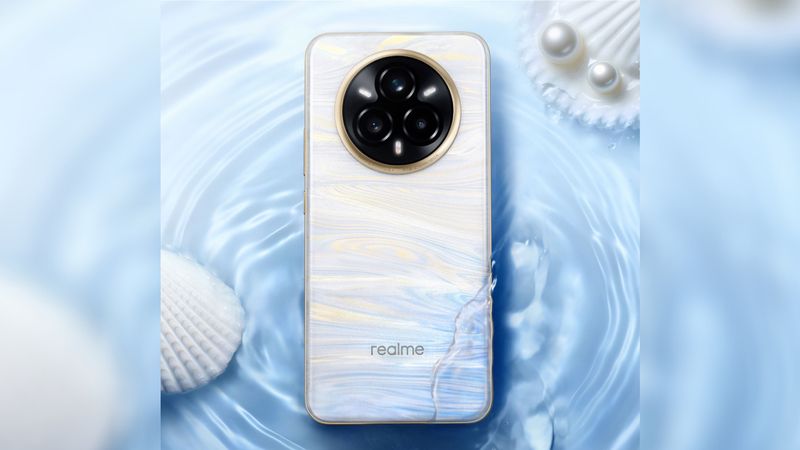 Realme soğuk havada renk değiştiren modelini tanıttı Realme soğuk havada renk değiştiren modelini tanıttı