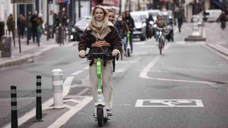 Paris’te elektrikli scooter kullanımı yasaklandı